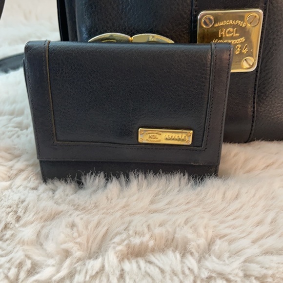 HCL (Hand Crafted Leather) Authentic Crossbody bag - Picture 5 of 10